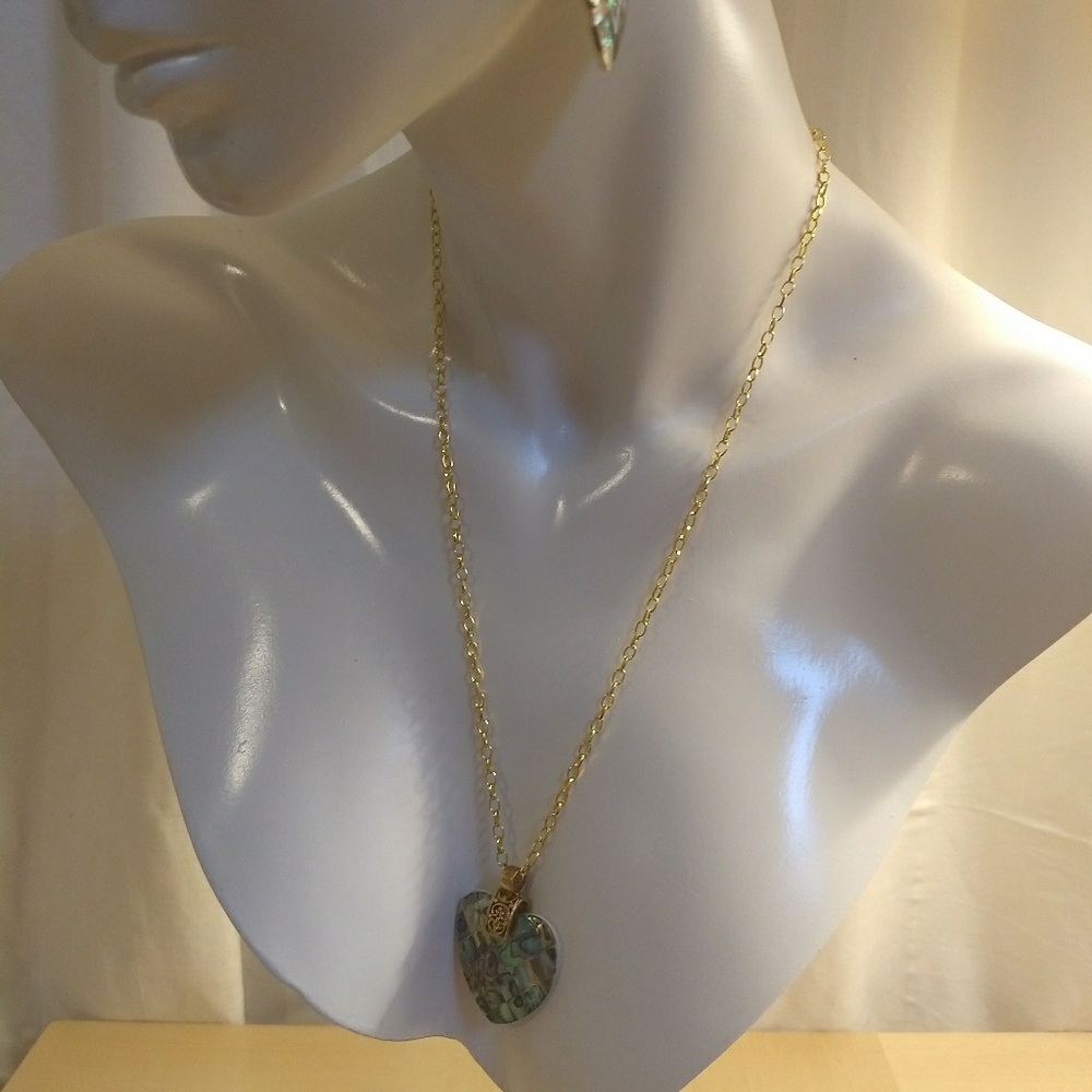 Ephe210 Abalone Heart-shaped Necklace Set
